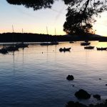 Kamperom na more u vreme Corone, otok Cres, Hrvatska